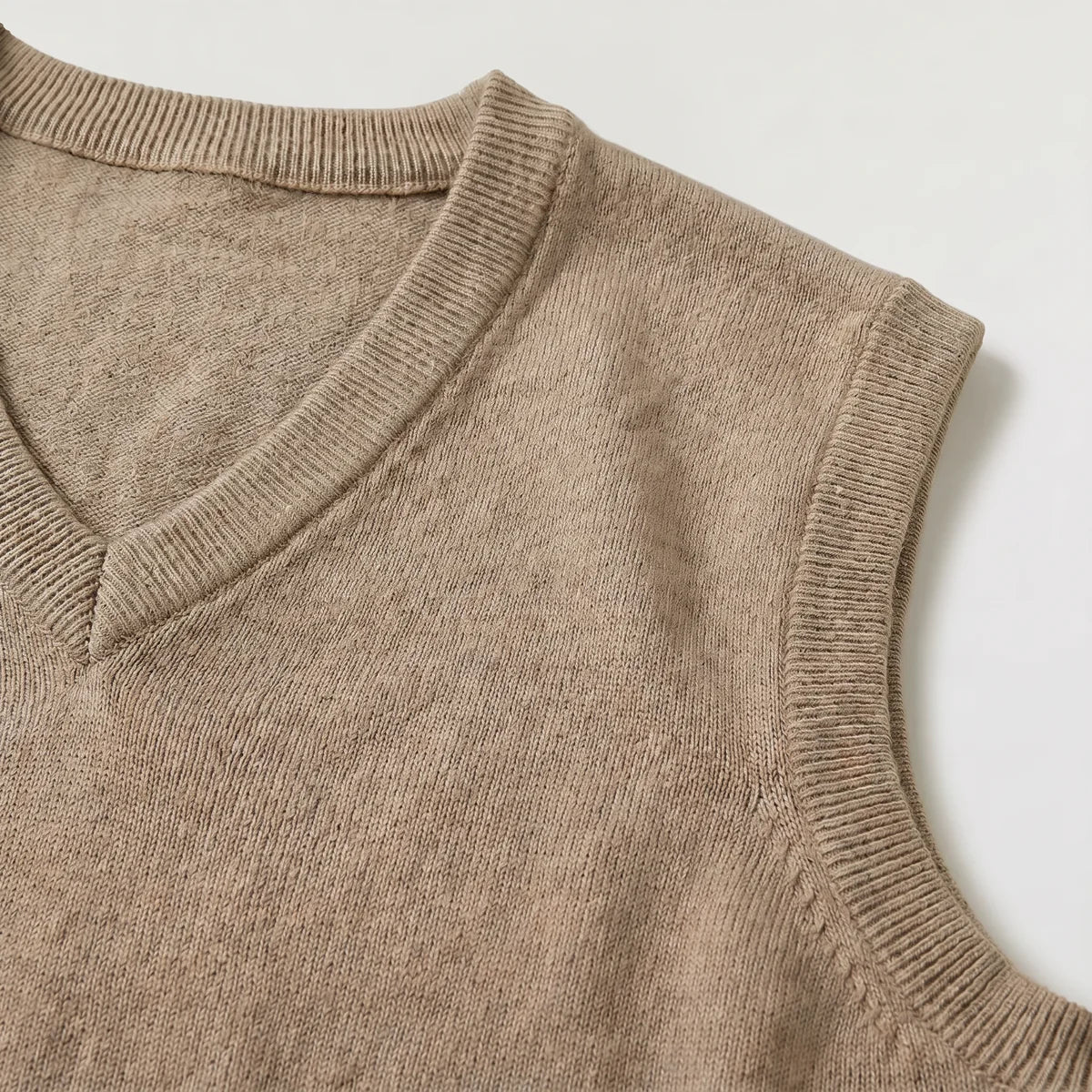 Men's Sleeveless Sweater Vest – V-Neck Knit Pullover Vest | Nero & Luya