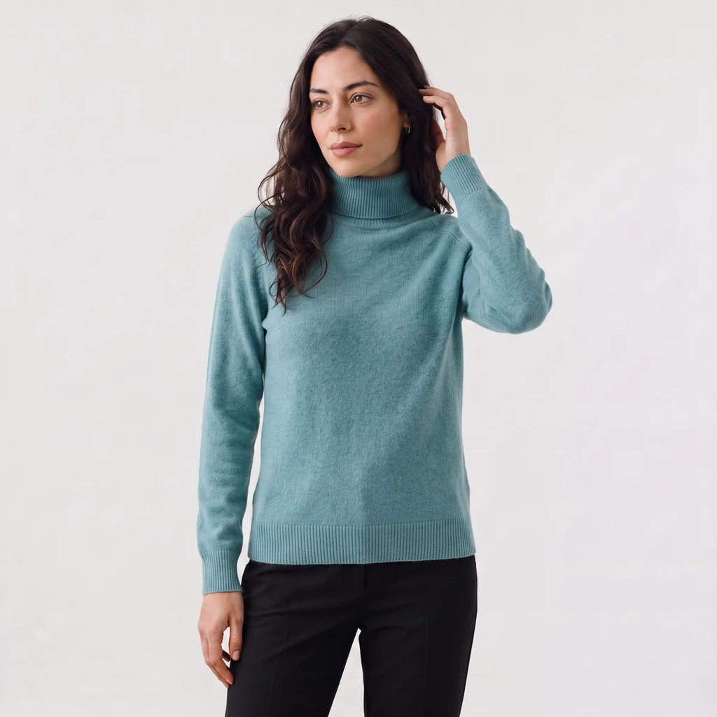Women's Fine-Knit Turtleneck Sweater – Fitted Soft Knit Pullover | Nero & Luya