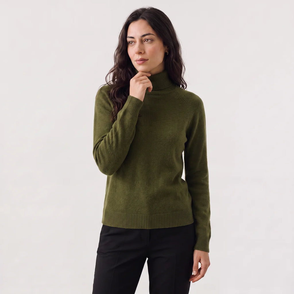 Women's Fine-Knit Turtleneck Sweater – Fitted Soft Knit Pullover | Nero & Luya
