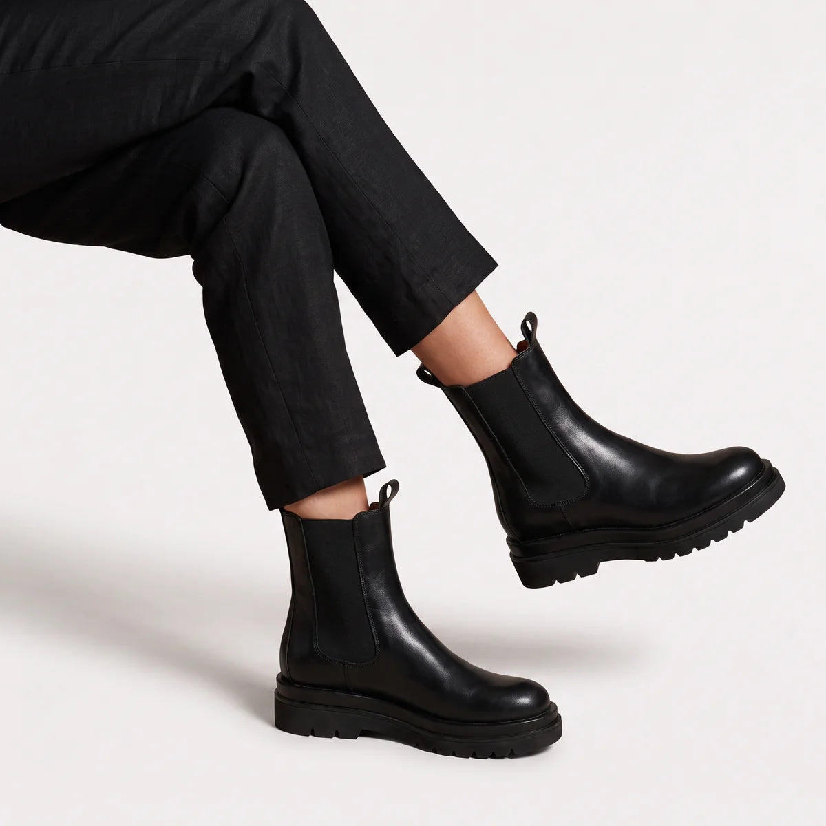 Women's Chunky Platform Chelsea Boots – Black Lug Sole Ankle Booties | Nero & Luya