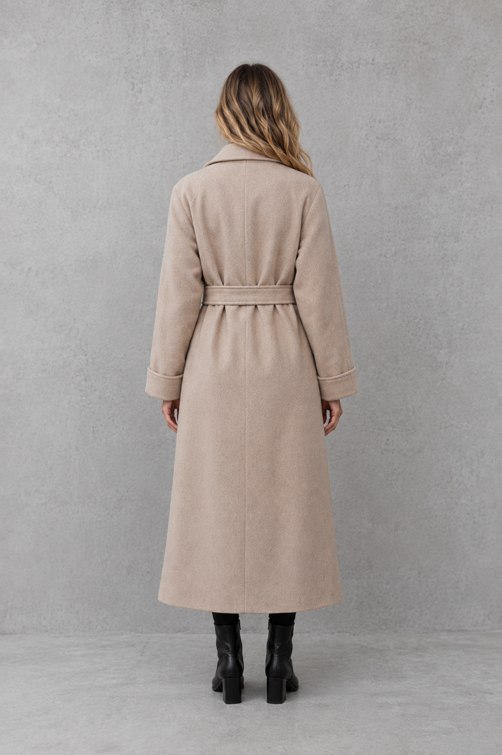 Coat in Beige