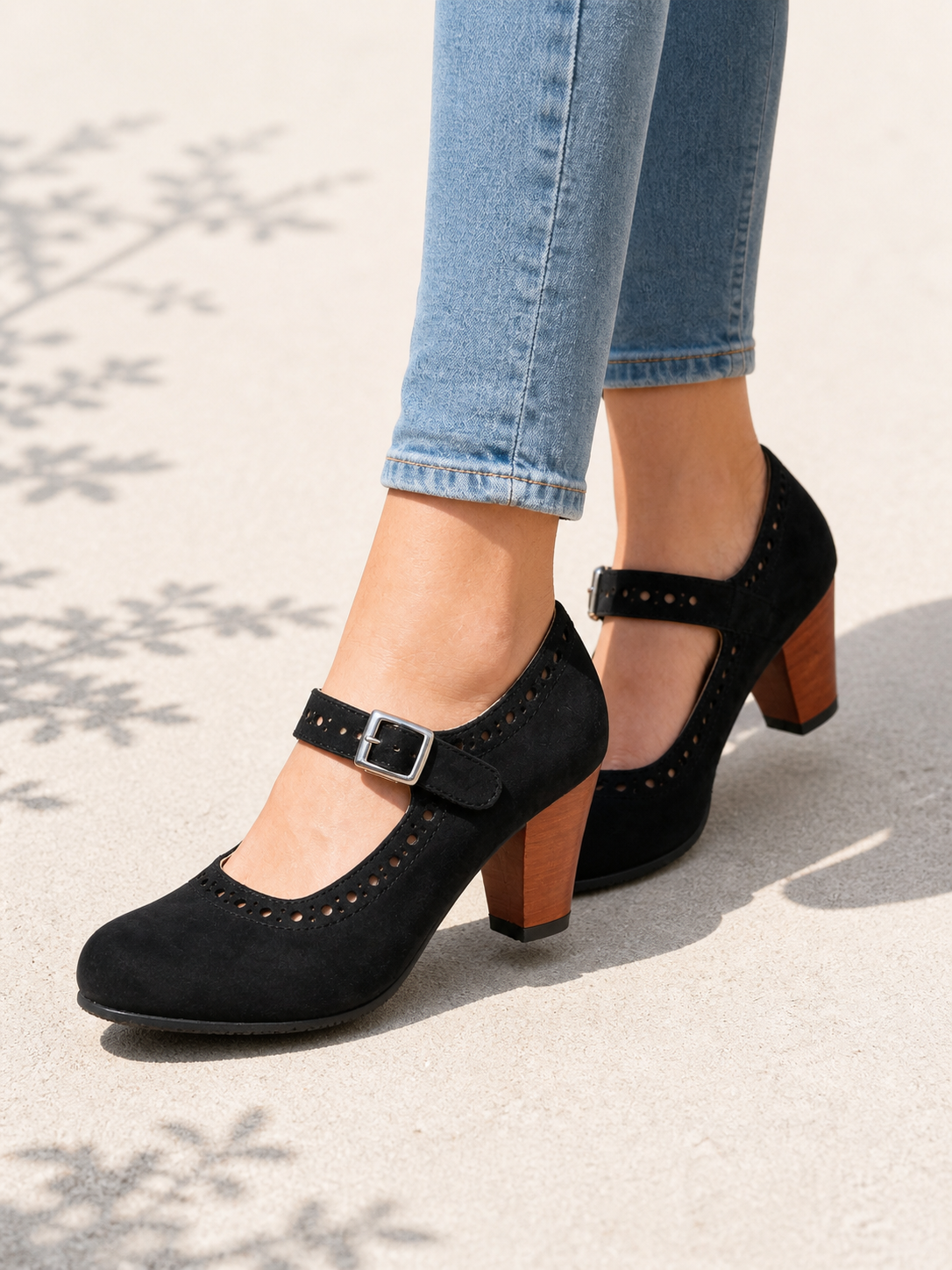 Mary Jane Shoes in Black