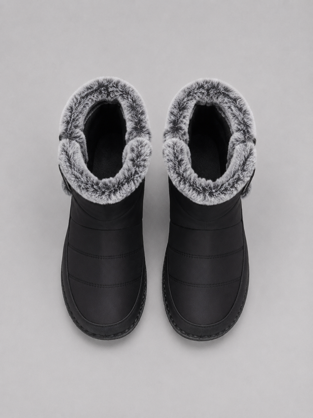 Snow Boots in Black