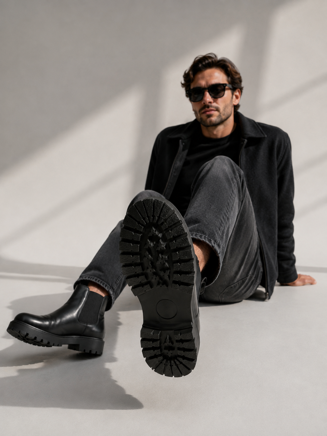 Chelsea Boots in Black