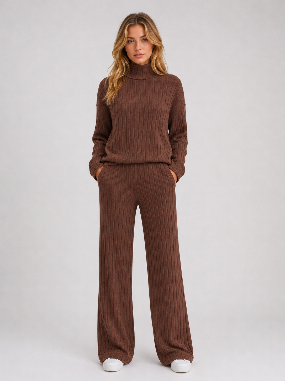 Lounge Set in Brown