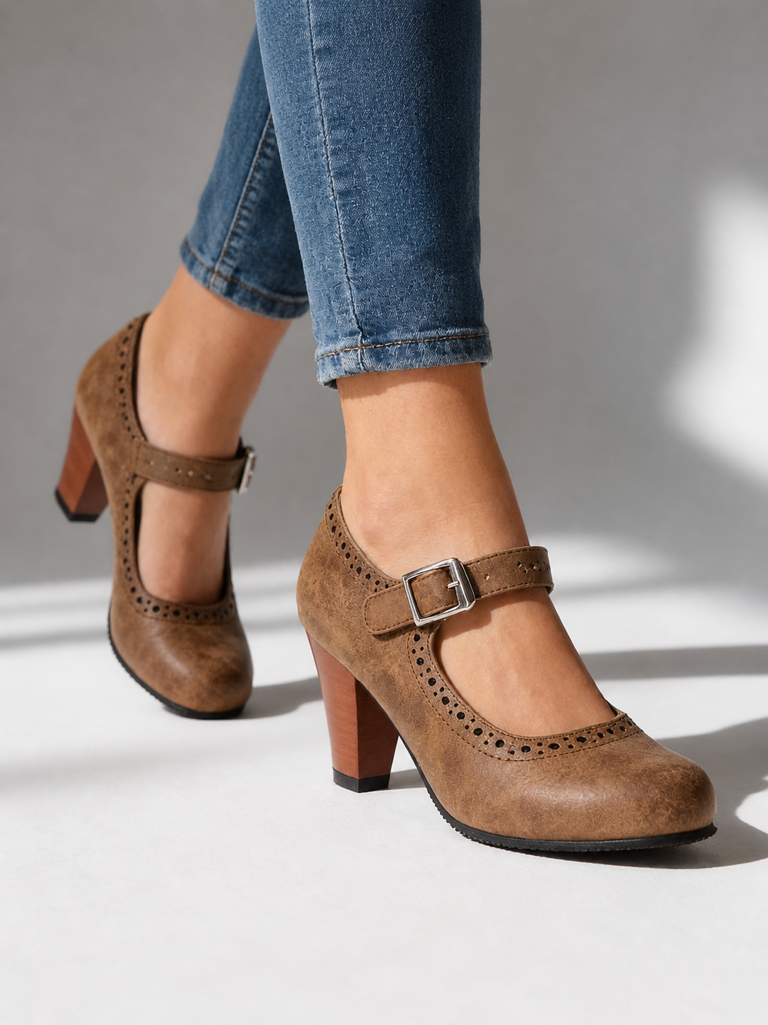 Mary Jane Shoes in Brown