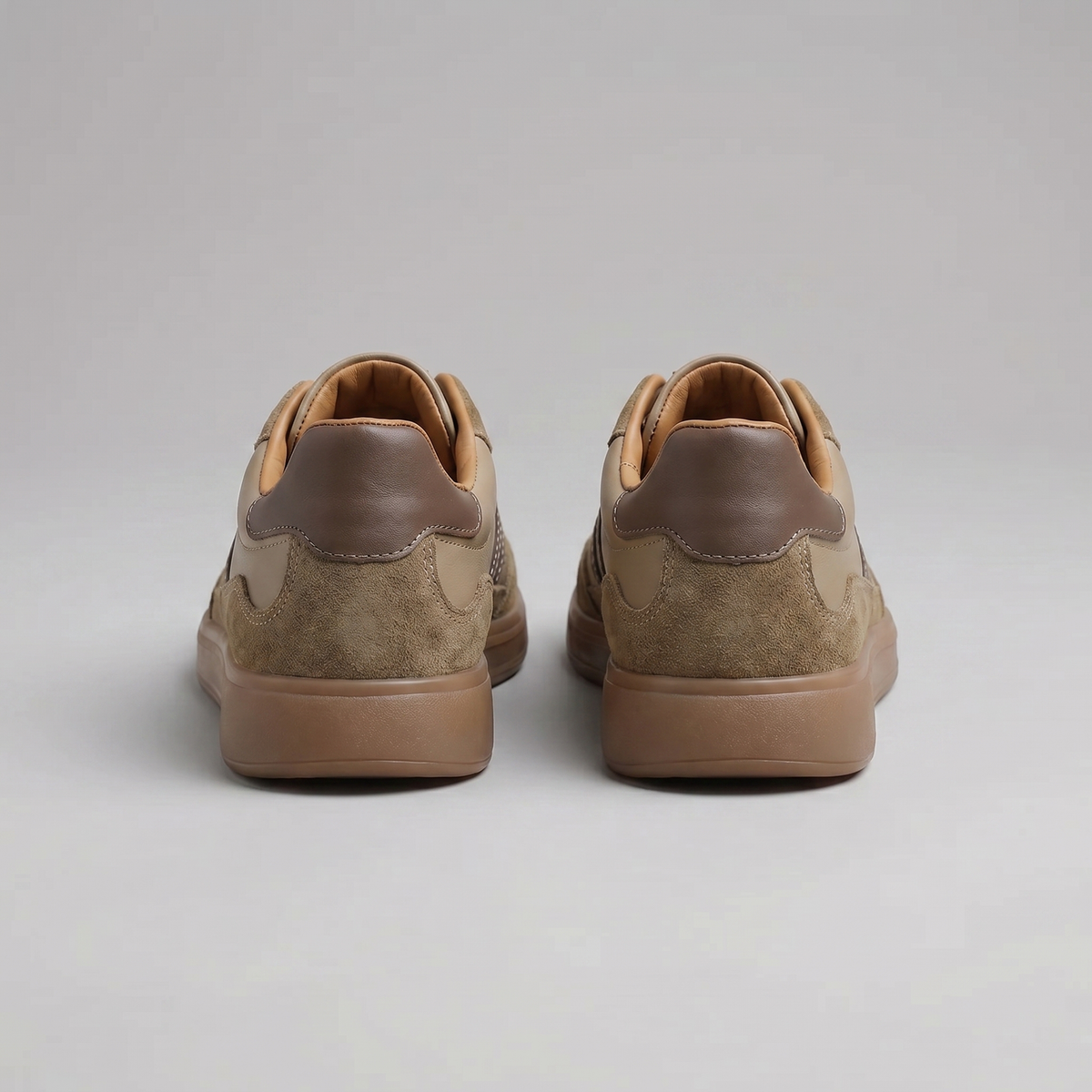 Sneakers in Brown