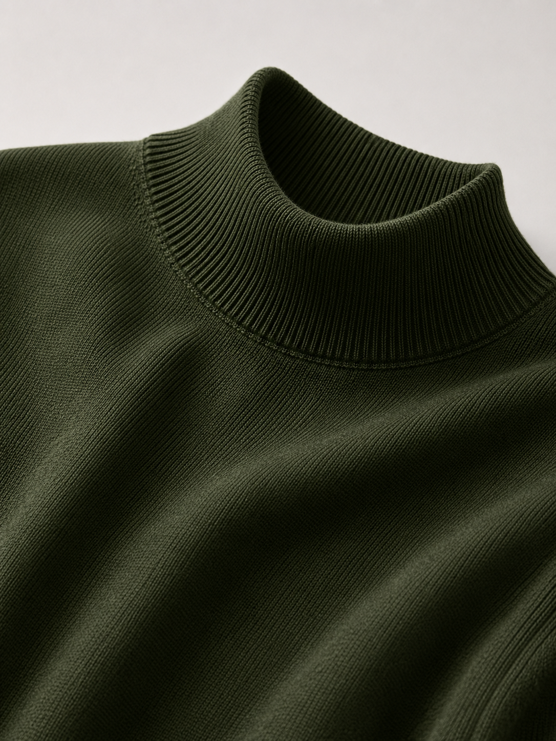 Mock Neck Pullover in Green