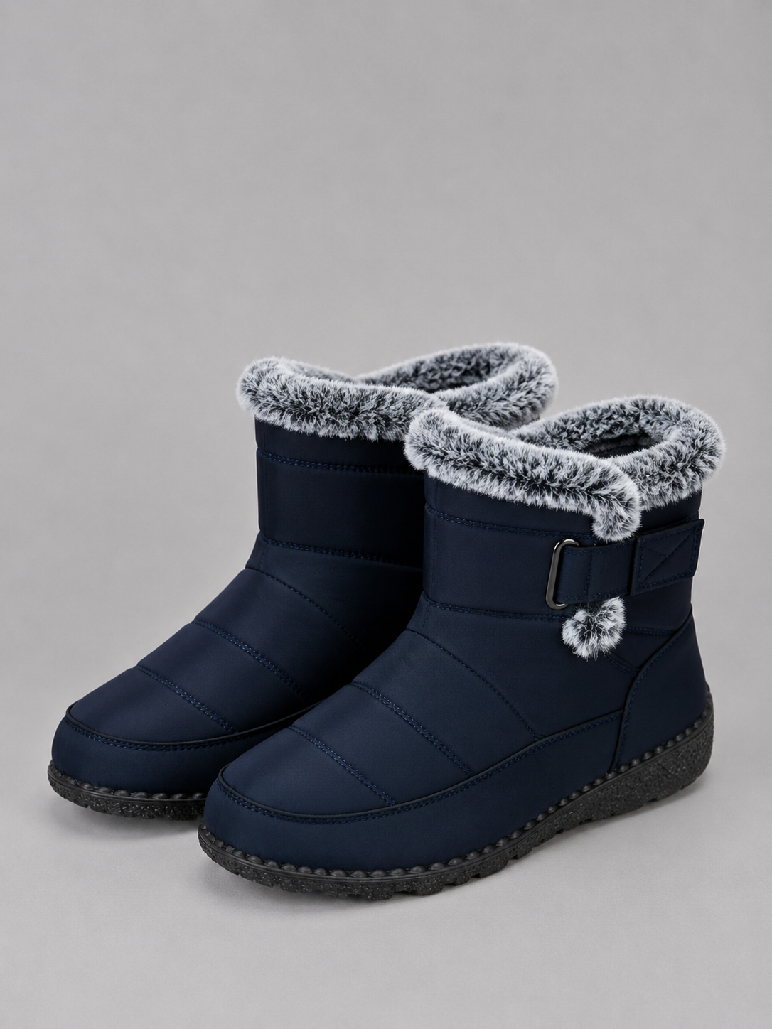 Snow Boots in Navy