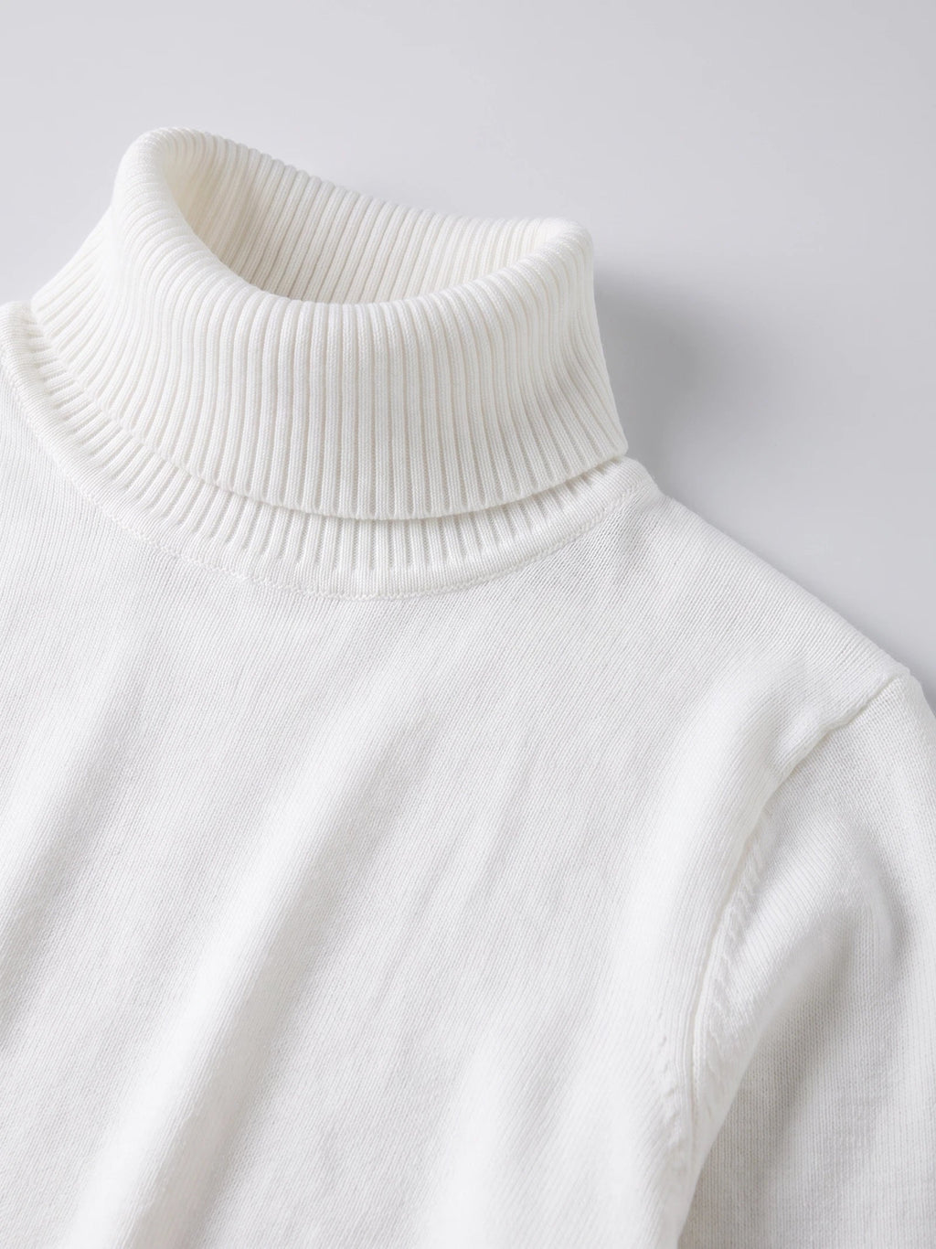 Men's Turtleneck Sweater in White