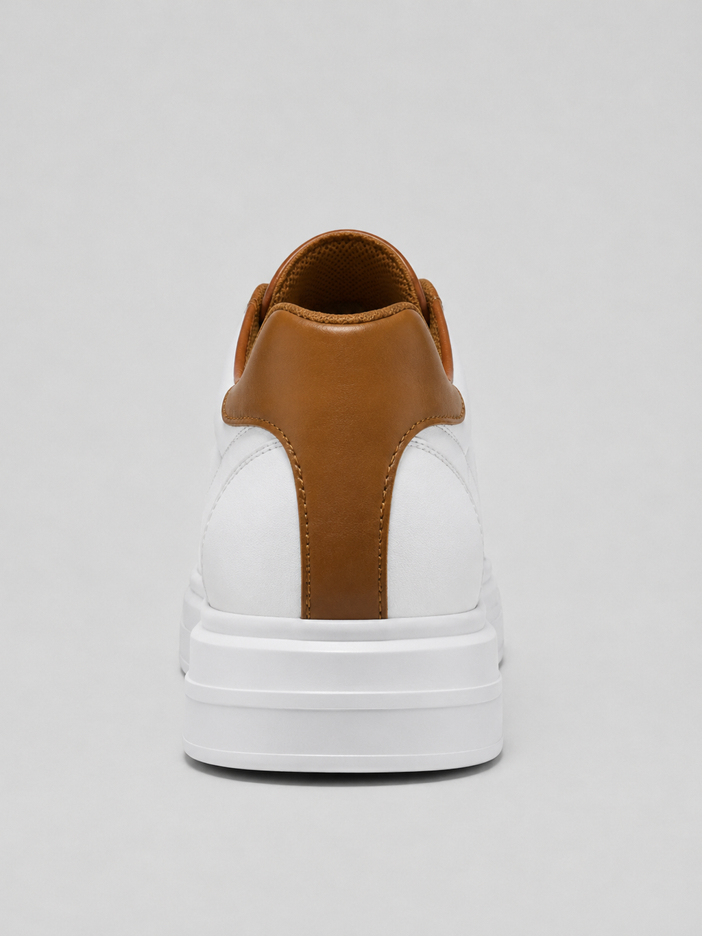 Sneakers in White & Brown