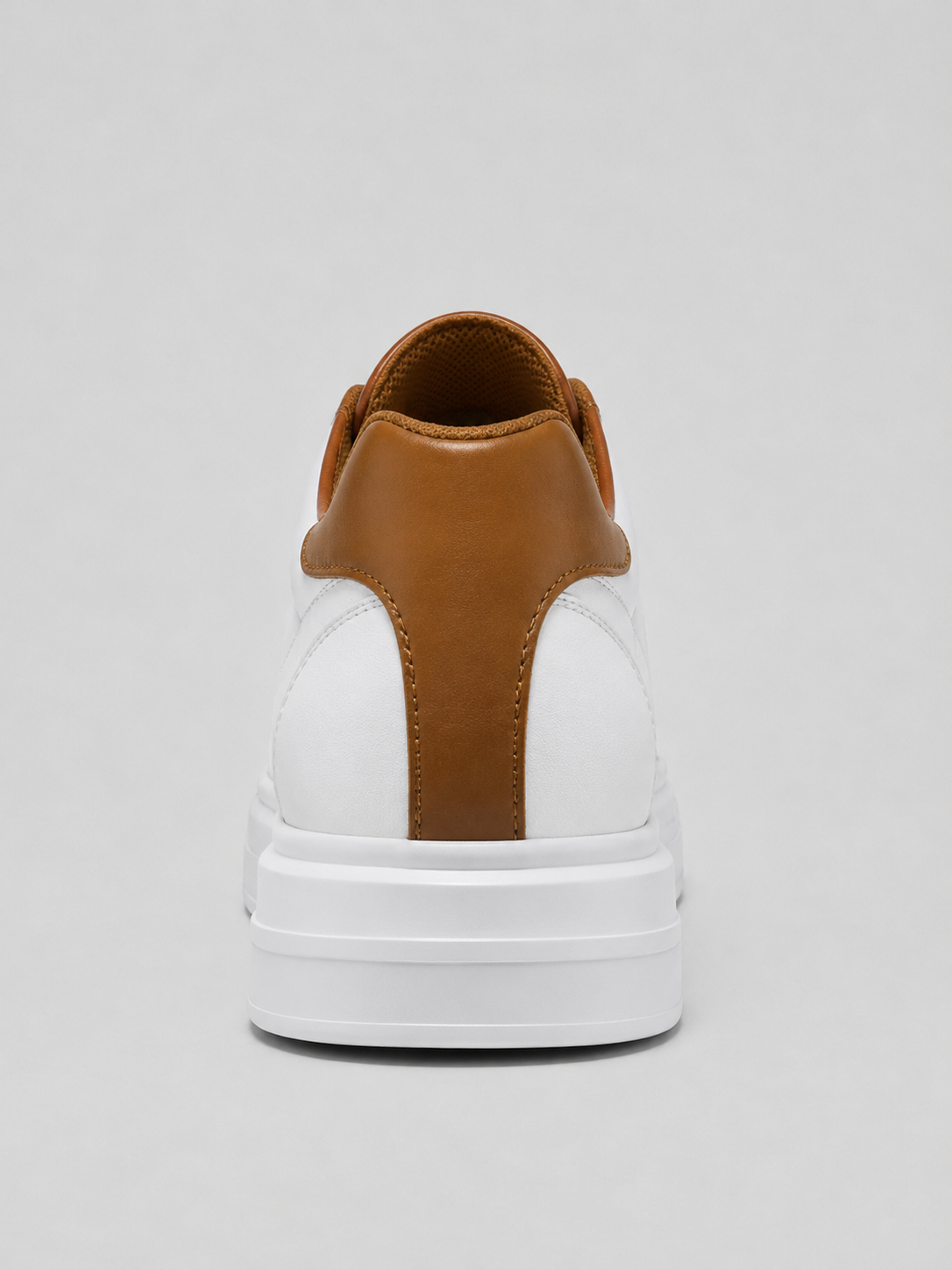 Sneakers in White & Brown